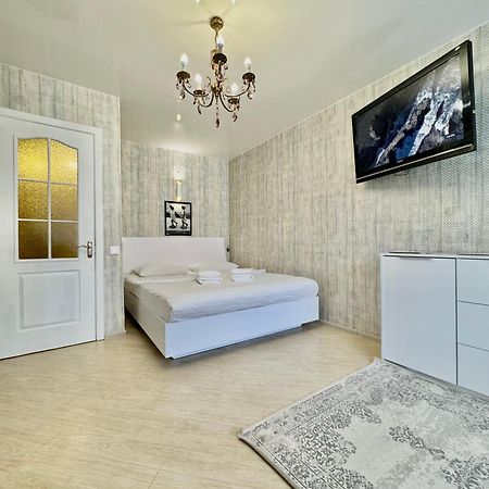 Apartpoltava Смак Італії У Самому Центрі Полтави , Білосніжна Студія В Новобудові, Банківський Чек Exteriör bild