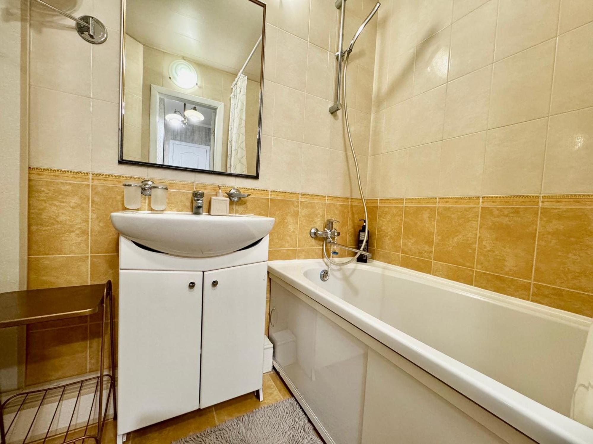 Apartpoltava Смак Італії У Самому Центрі Полтави , Білосніжна Студія В Новобудові, Банківський Чек Exteriör bild